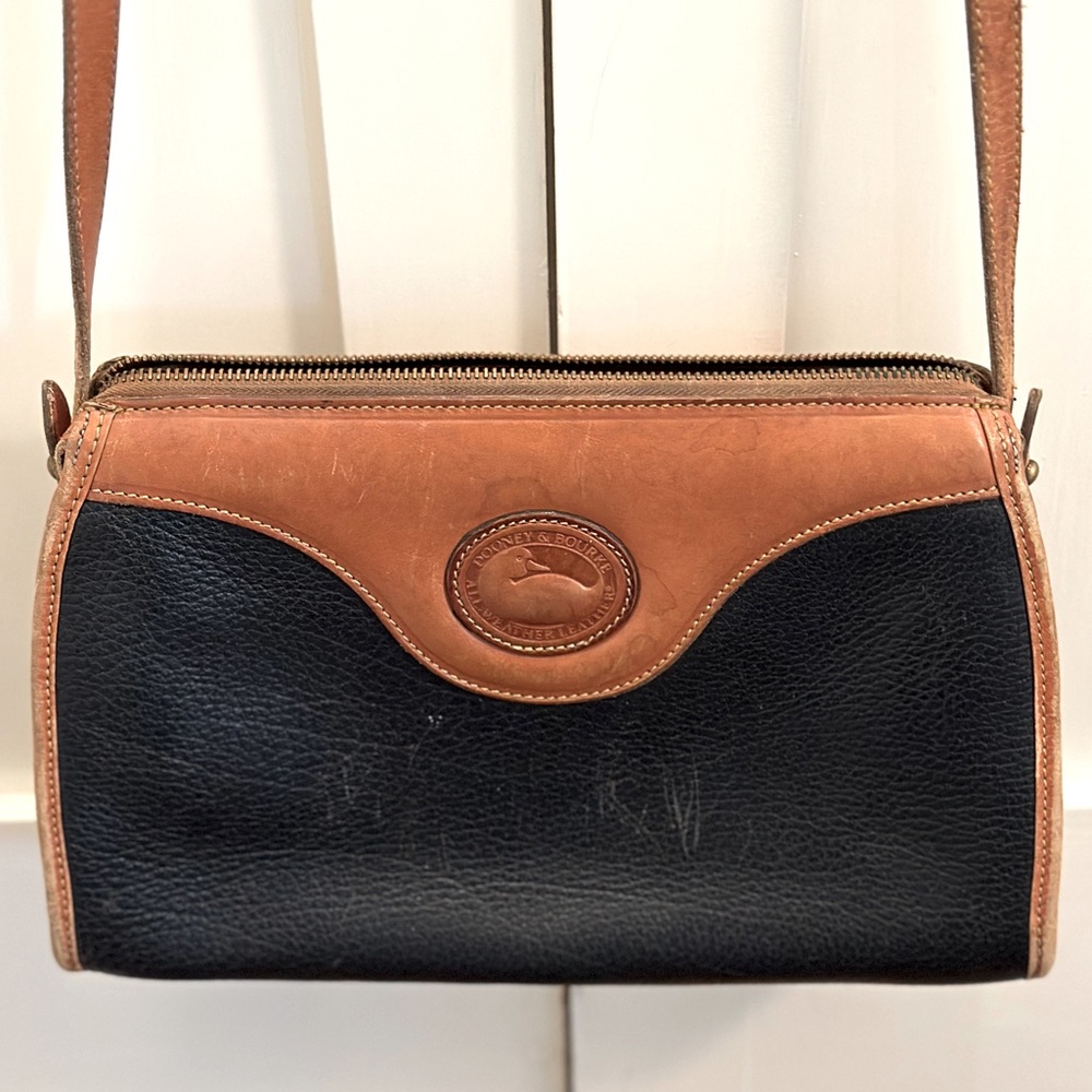 Dooney & Bourke vintage crossbody - black and tan